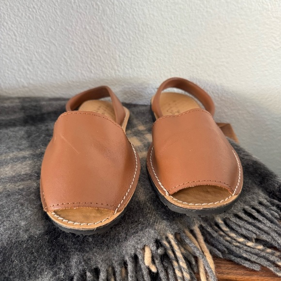 Coastal Bohemian Menorquina Avarca Spain Leather Sandals Size 38 Flats Vacation - Picture 3 of 9